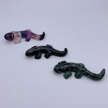 Load image into Gallery viewer, Salamander Carving