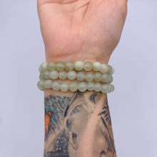 Load image into Gallery viewer, Light Green Aventurine Bracelet