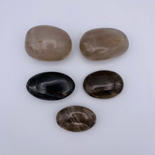 Load image into Gallery viewer, Smoky Quartz Palm Stone