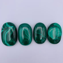Load image into Gallery viewer, Malachite Palmstone
