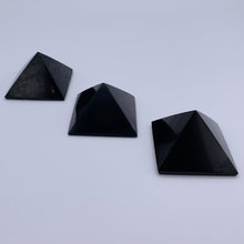 Load image into Gallery viewer, Shungite Pyramid