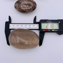 Load image into Gallery viewer, Smoky Quartz Palm Stone