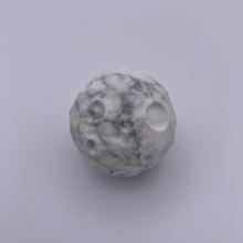 Load image into Gallery viewer, Howlite Moon Carving