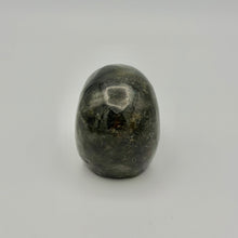 Load image into Gallery viewer, Labradorite Skull
