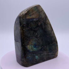 Load and play video in Gallery viewer, Labradorite Freeform 4
