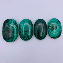 Load image into Gallery viewer, Malachite Palmstone
