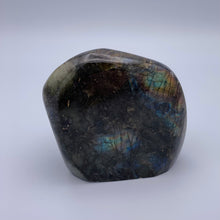Load image into Gallery viewer, Labradorite Freeform 6
